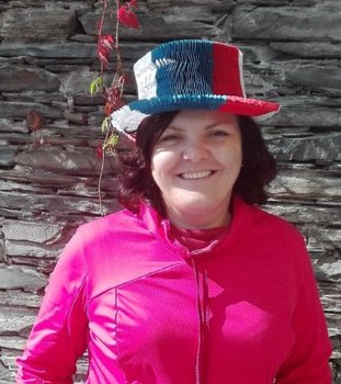 Cepice karnevalova barva trikolora papírová / klobouk