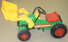 Traktor slapaci nakladac vystaven kus na prodejn
